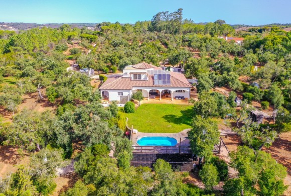 Villa for sale in Aljezur