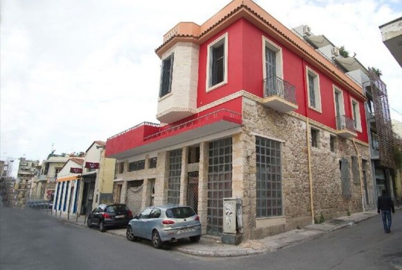 Building for sale in Center