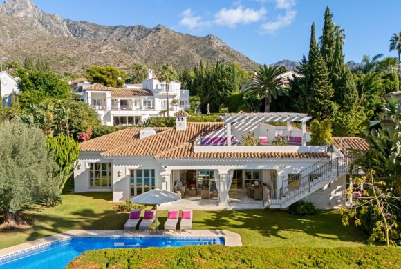 Villa for sale in Sierra Blanca