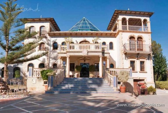 Villa for sale in Alicante