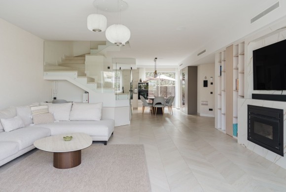 Townhouse for sale in El Paraiso