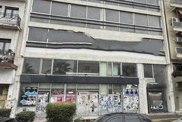 Building for sale in Piraeus suburbs