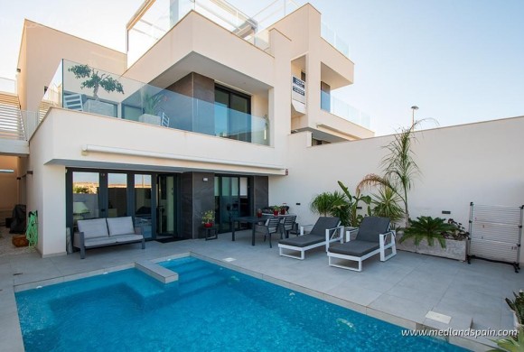 Villa for sale in Alicante