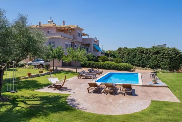 Villa for sale in Peloponnese