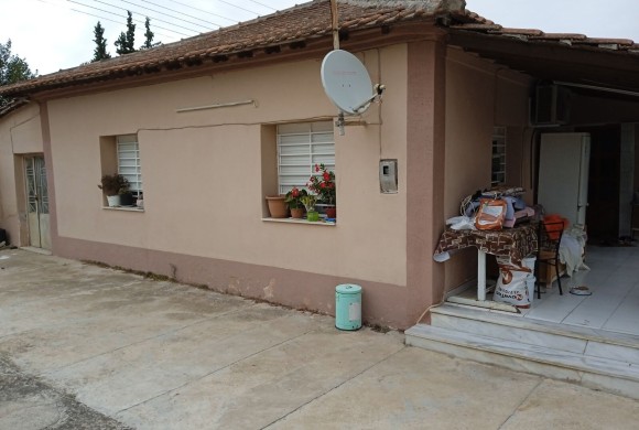 House for sale in Suburbs