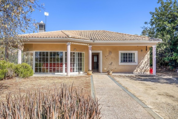 Villa for sale in East algarve