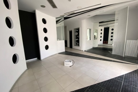 Commercial property for sale in Suburbs