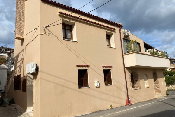 Building for sale in Chania Prefecture