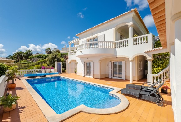 Villa for sale in Vila do Bispo